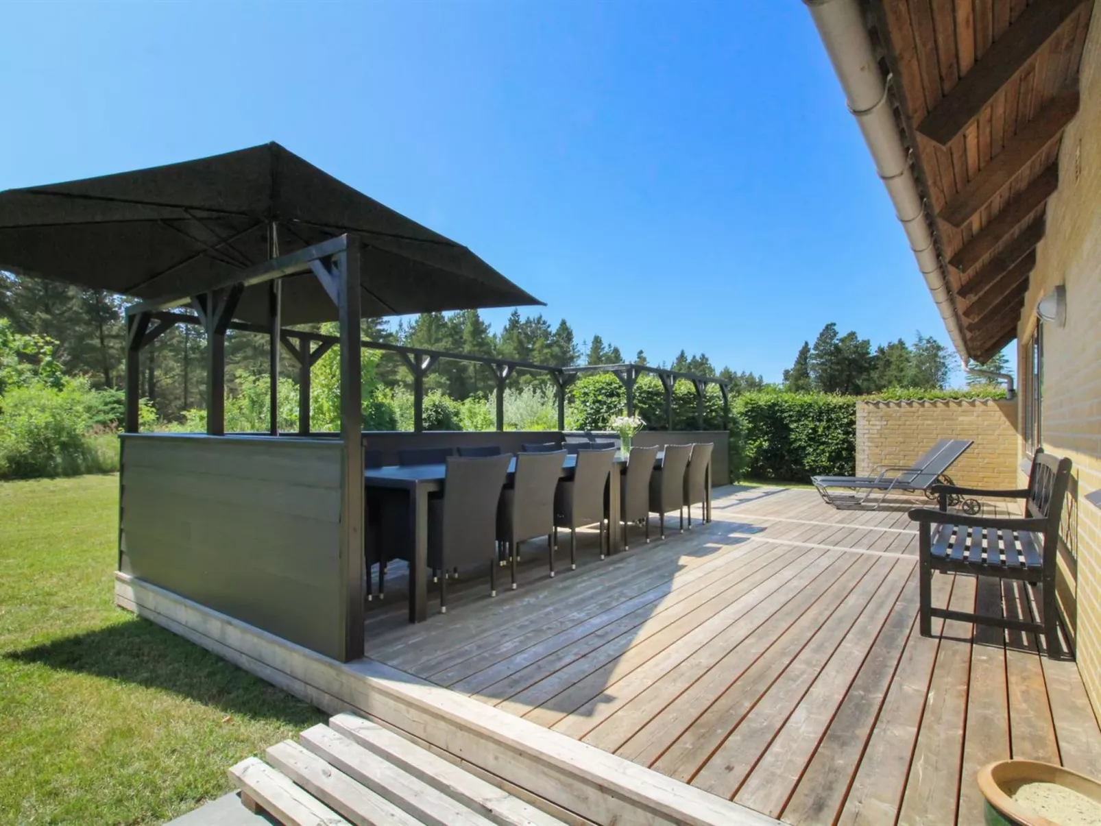 "Lavrans" - 2.5km from the sea-Outside