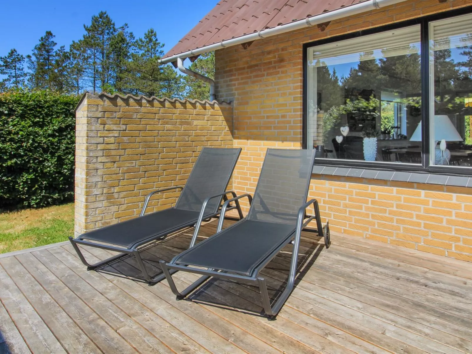 "Lavrans" - 2.5km from the sea-Outside
