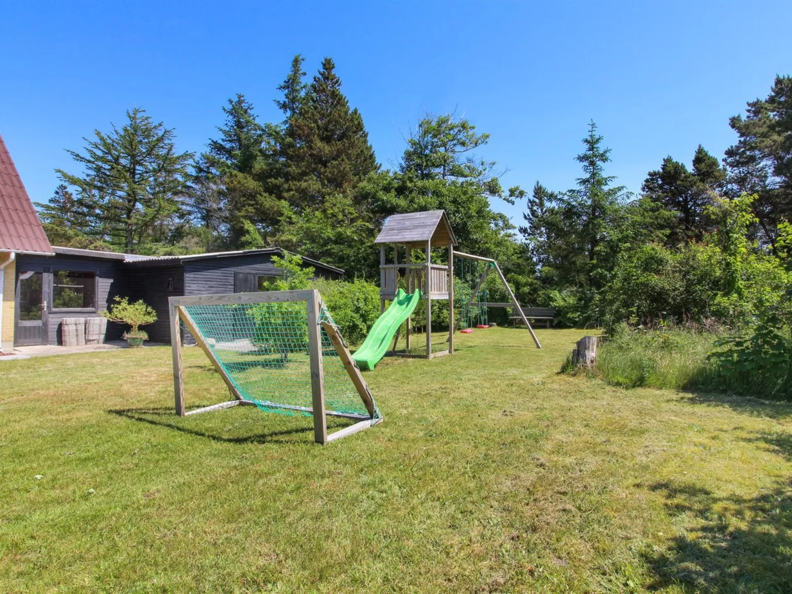"Lavrans" - 2.5km from the sea-Outside