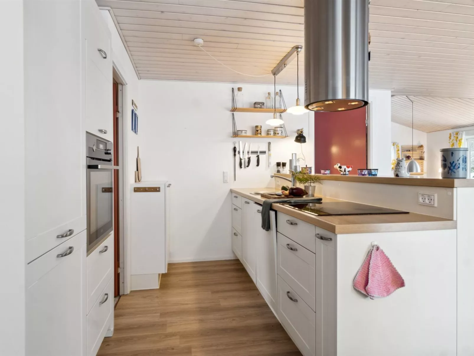 "Oskari" - 175m from the sea-Drinnen