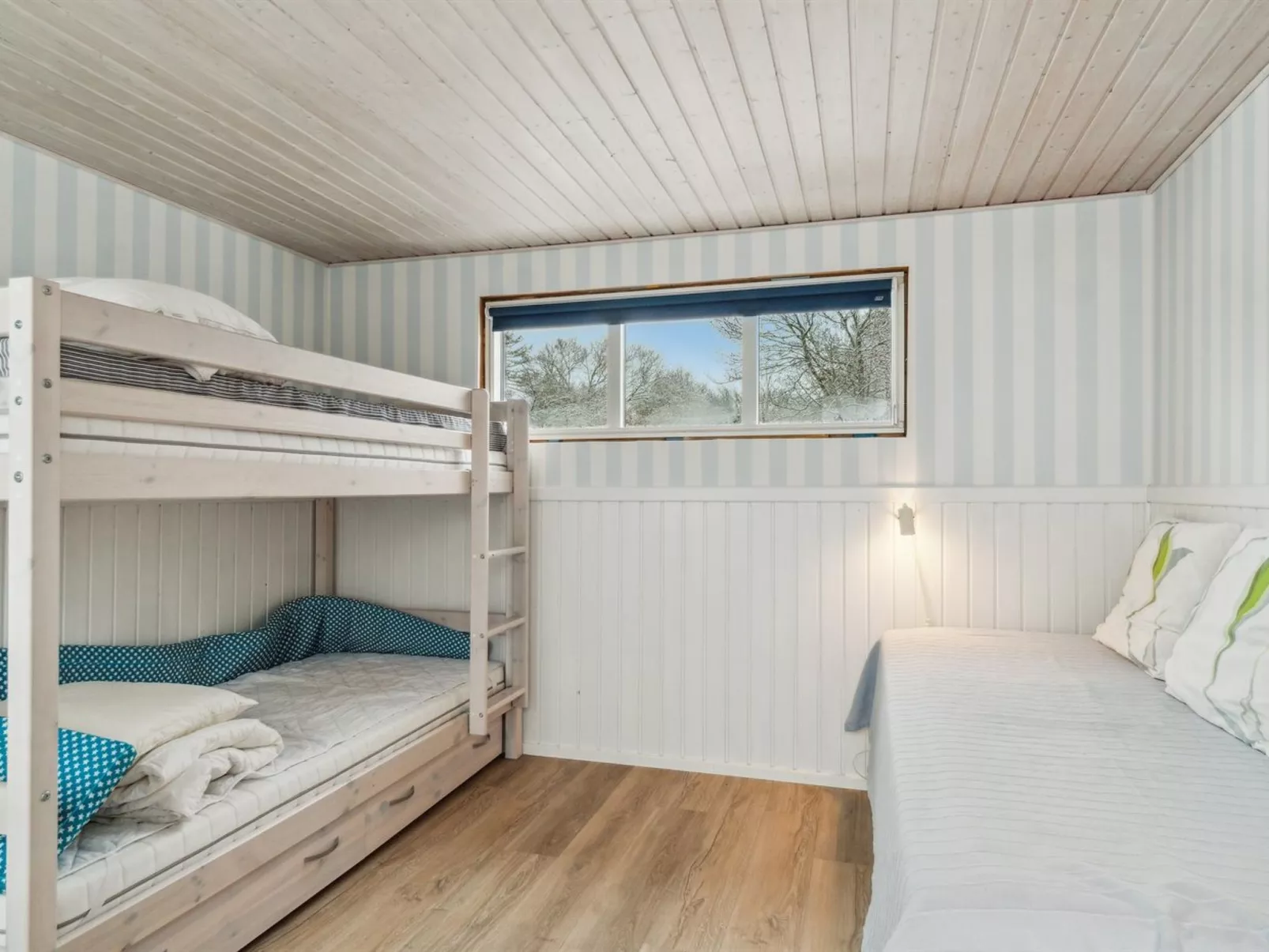 "Oskari" - 175m from the sea-Drinnen