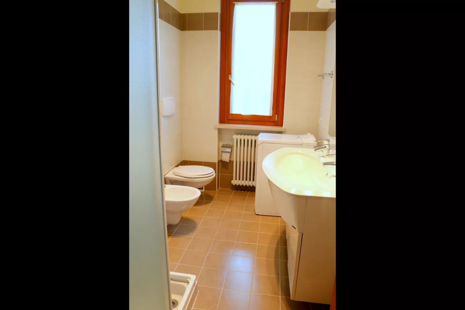 Lady Anna Tre-Bathroom