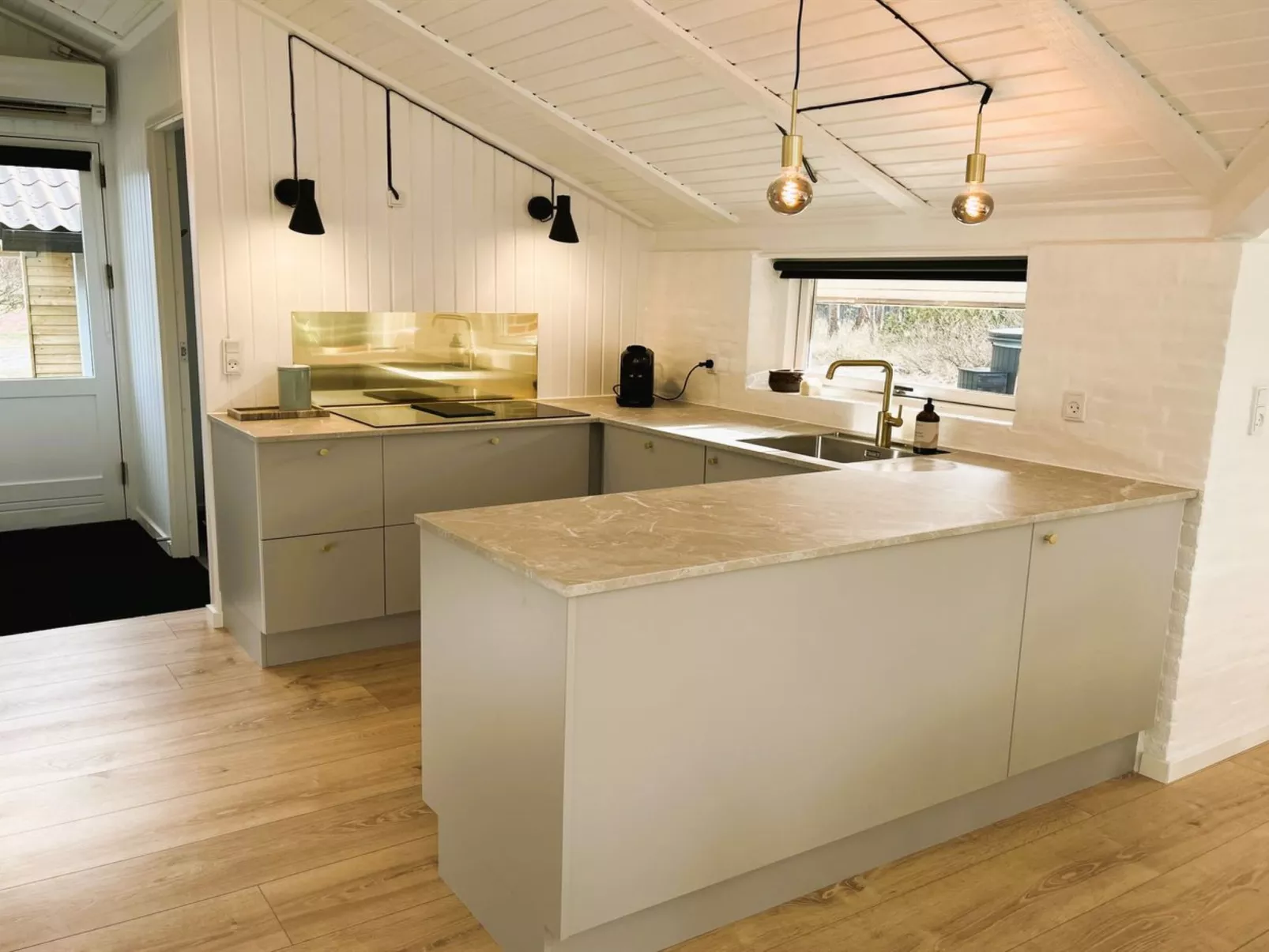 "Tilda" - 900m from the sea-Inside