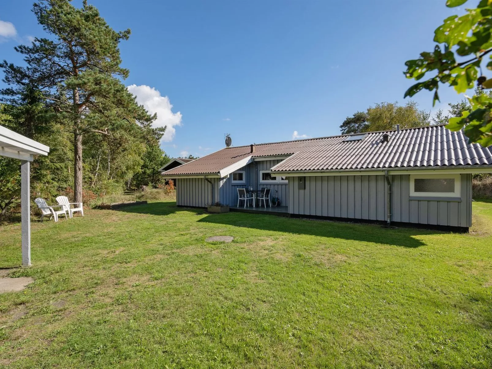 "Amai" - 100m from the sea-Inside