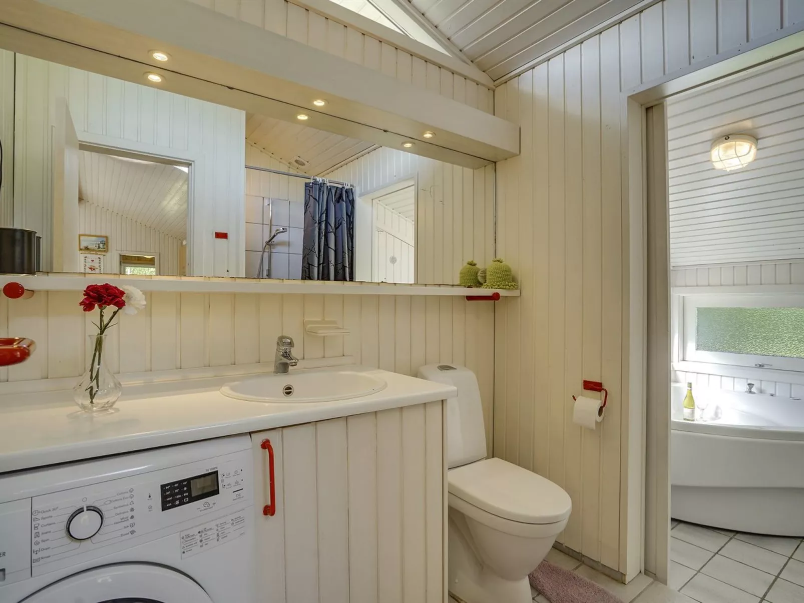 "Amai" - 100m from the sea-Inside