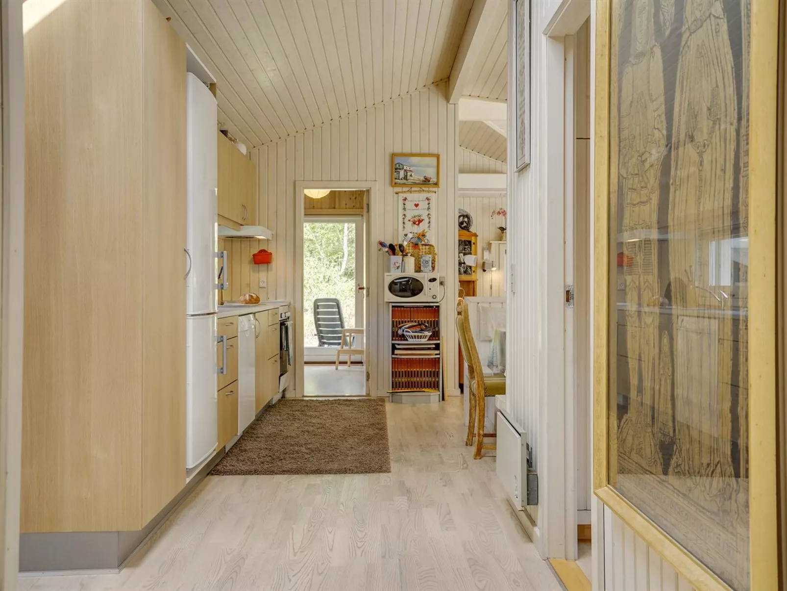 "Amai" - 100m from the sea-Inside