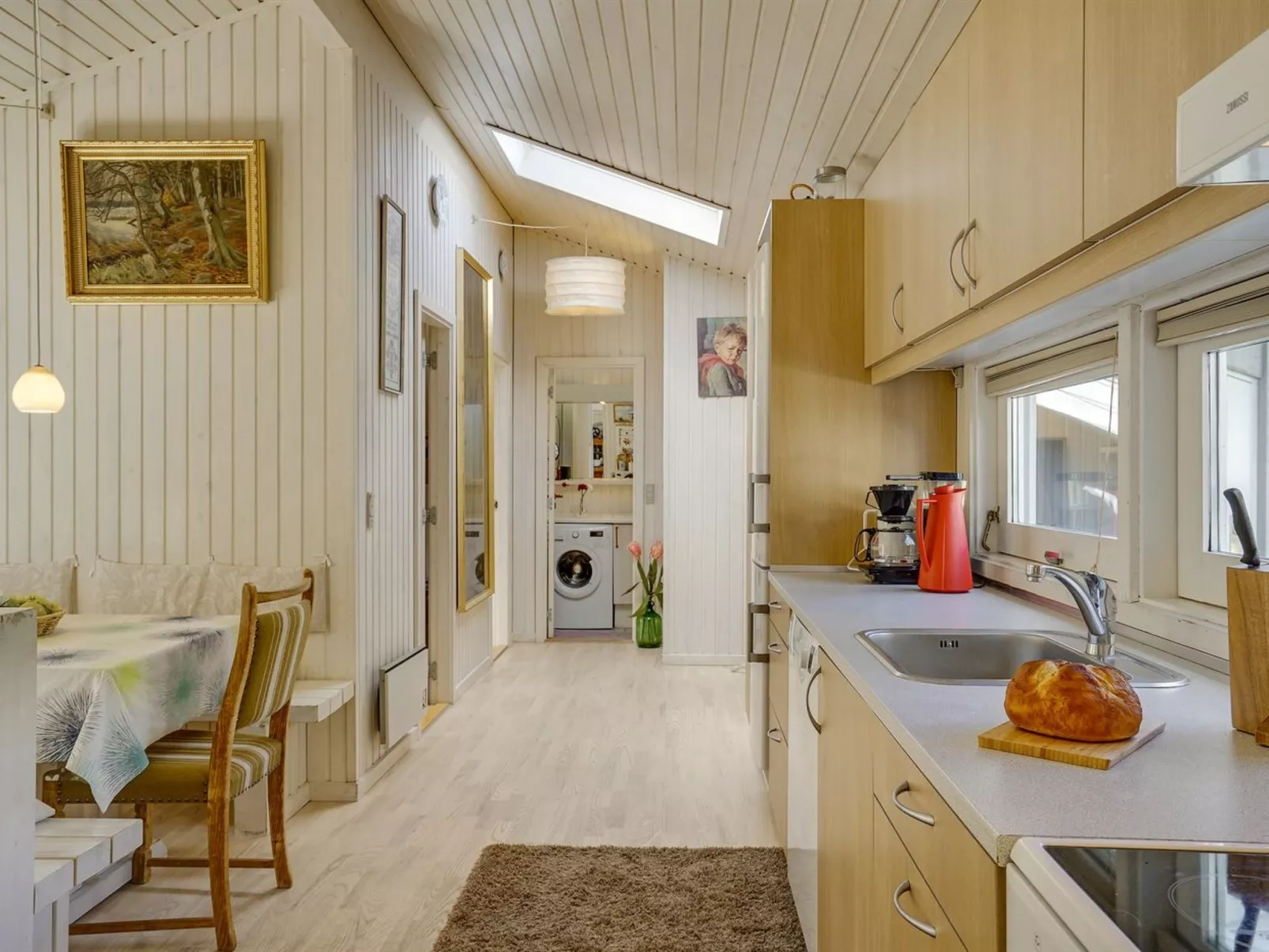 "Amai" - 100m from the sea-Inside