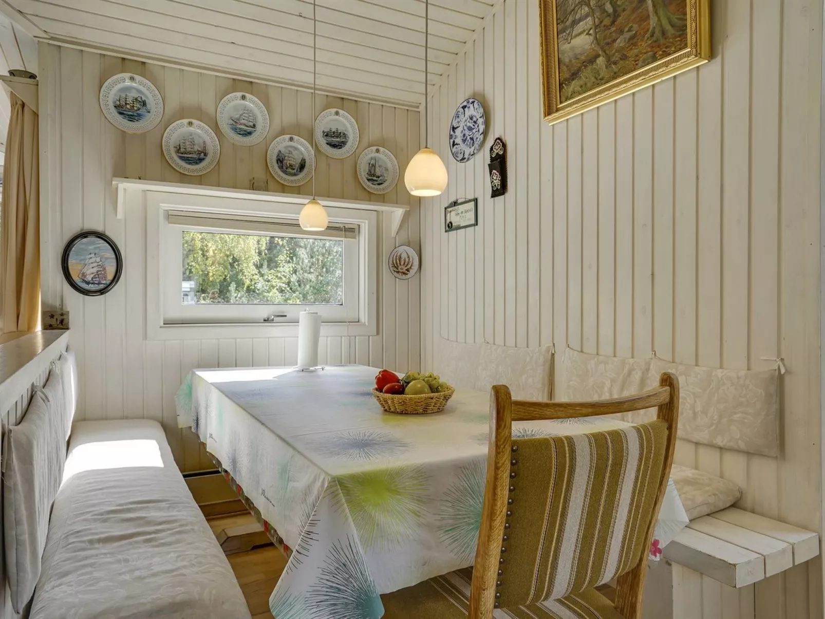 "Amai" - 100m from the sea-Inside