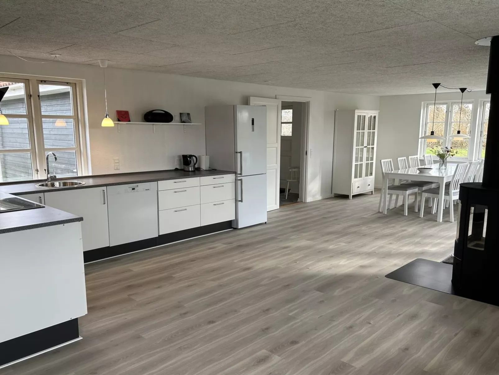 "Torhild" - 700m from the sea-Drinnen