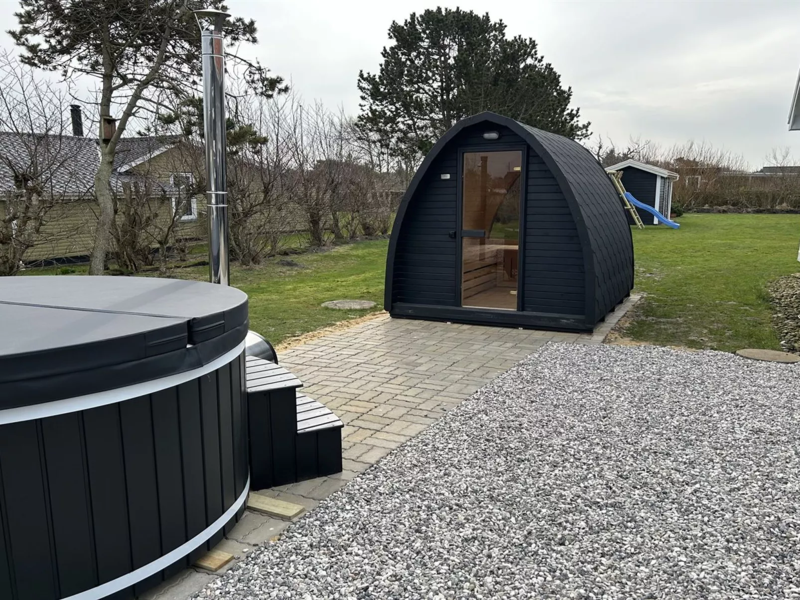"Torhild" - 700m from the sea-Draußen