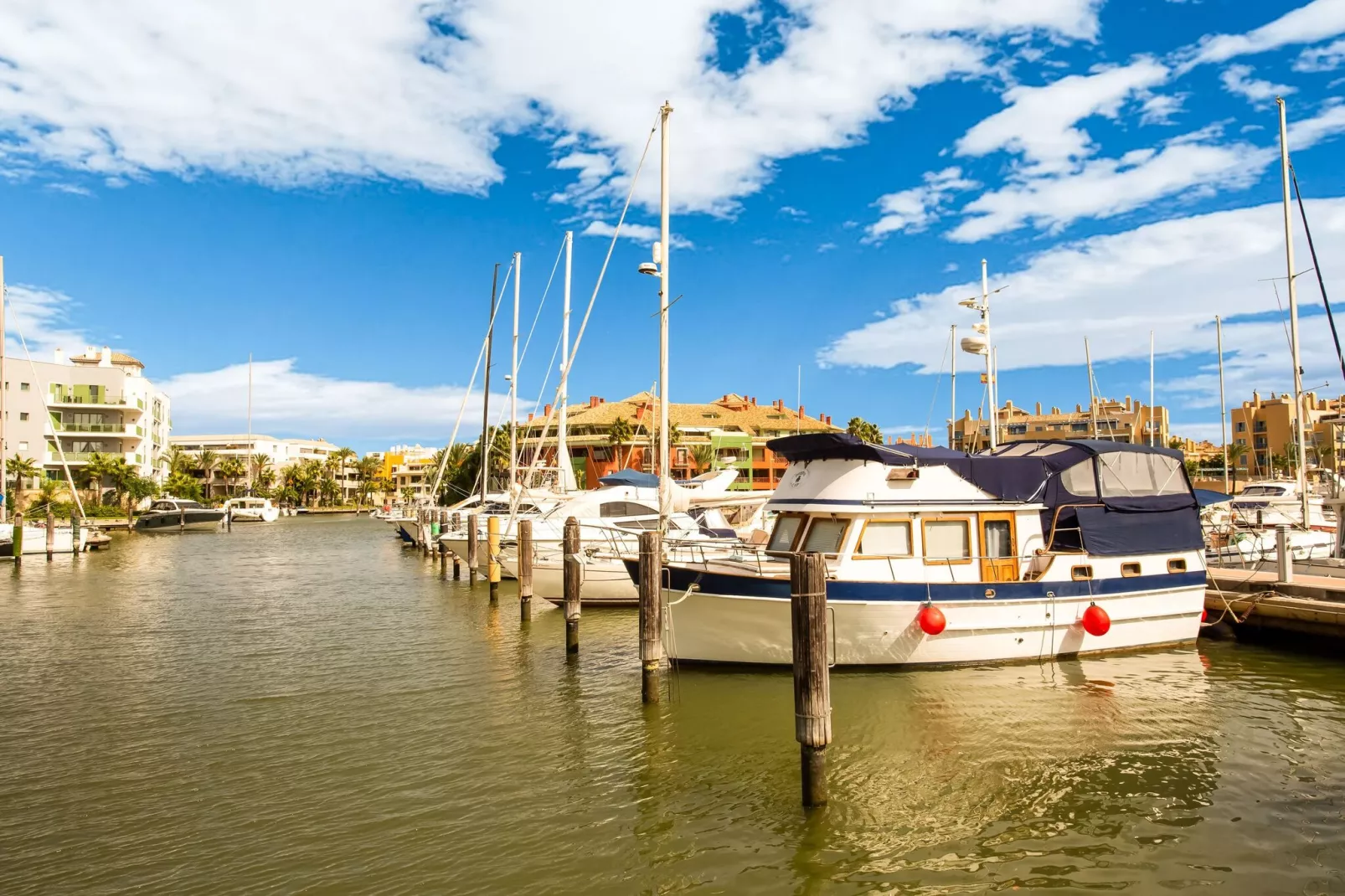PRECIOSO APARTAMENTO CON VISTAS EN SOTOGRANDE-Areas summer 5km