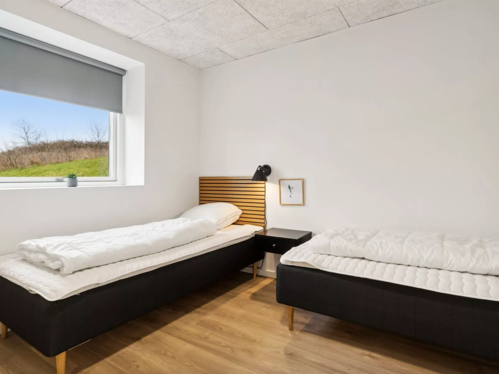 "Sasser" - 450m from the sea-Drinnen