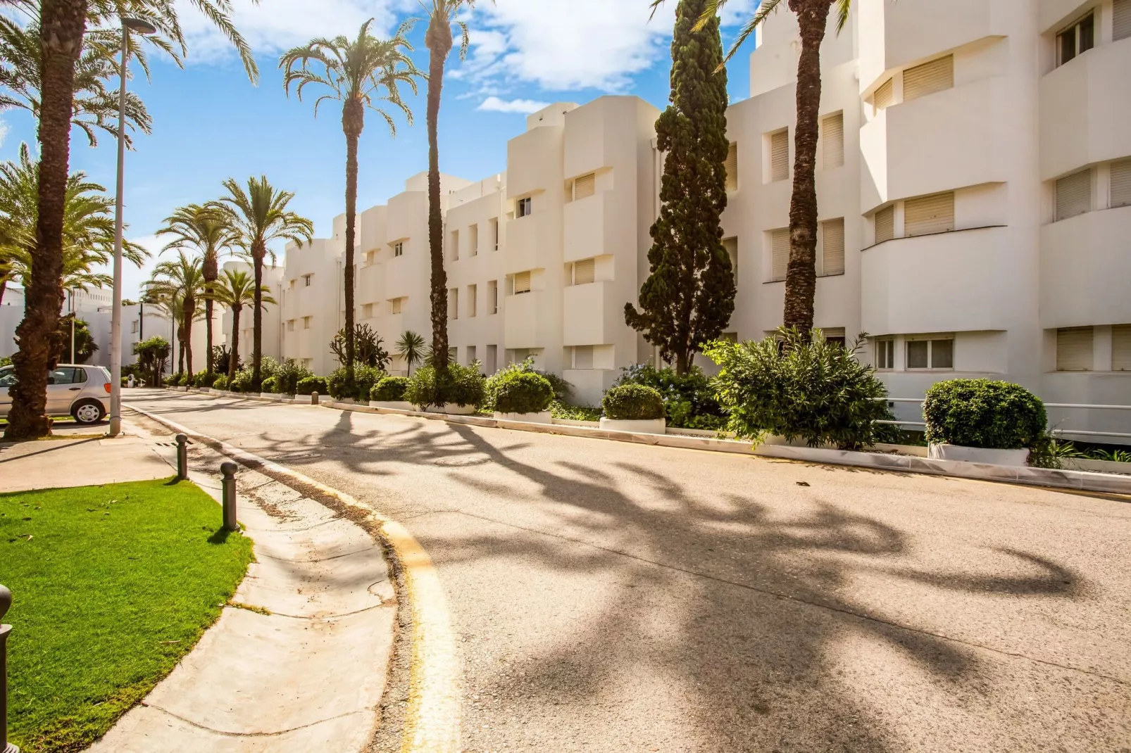 PRECIOSO APARTAMENTO CON VISTAS EN SOTOGRANDE-Exterior summer