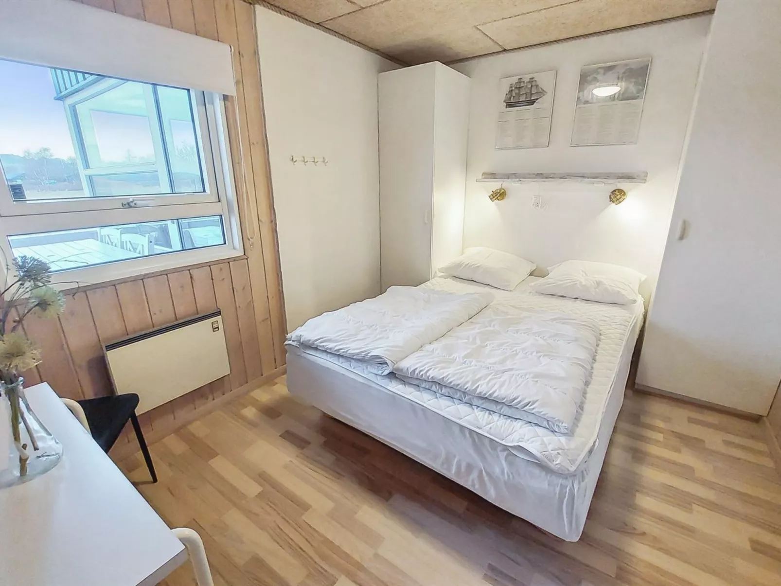 "Katharine" - 175m from the sea-Inside