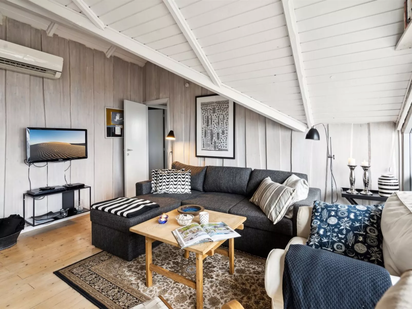 "Anu" - 400m from the sea-Inside