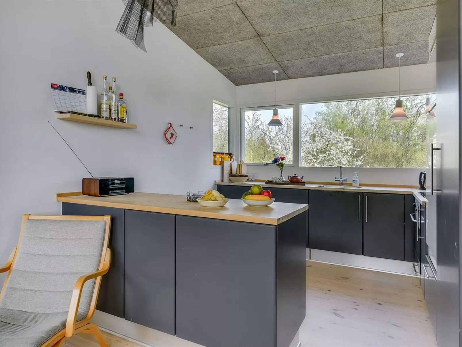 "Erkki" - 500m from the sea-Inside