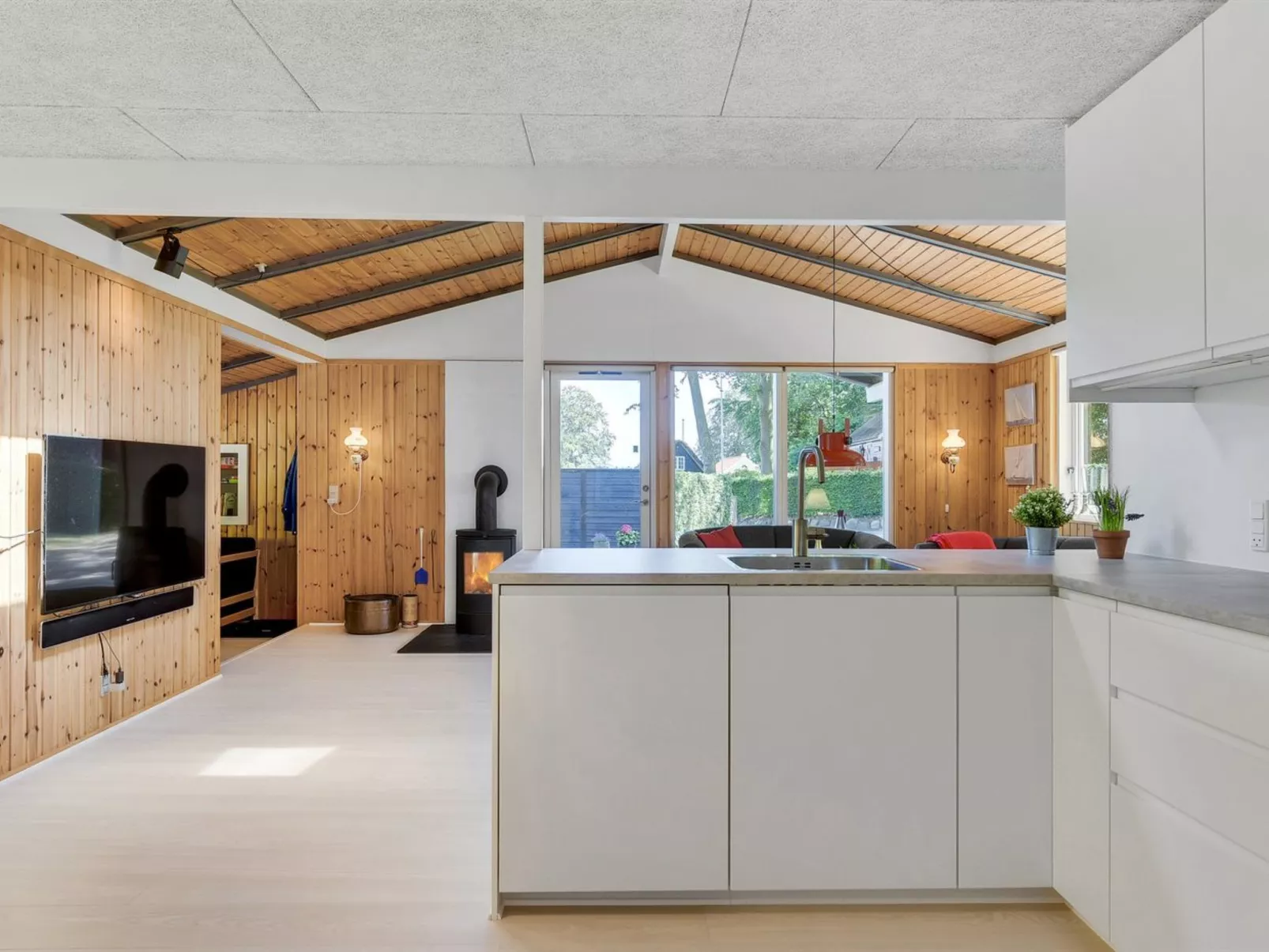 "Eriksine" - 150m from the sea-Inside