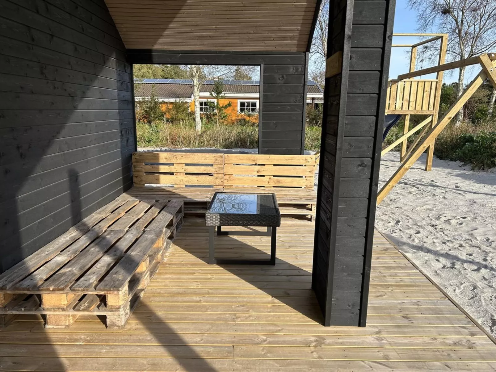 "Grep" - 800m from the sea-Drinnen