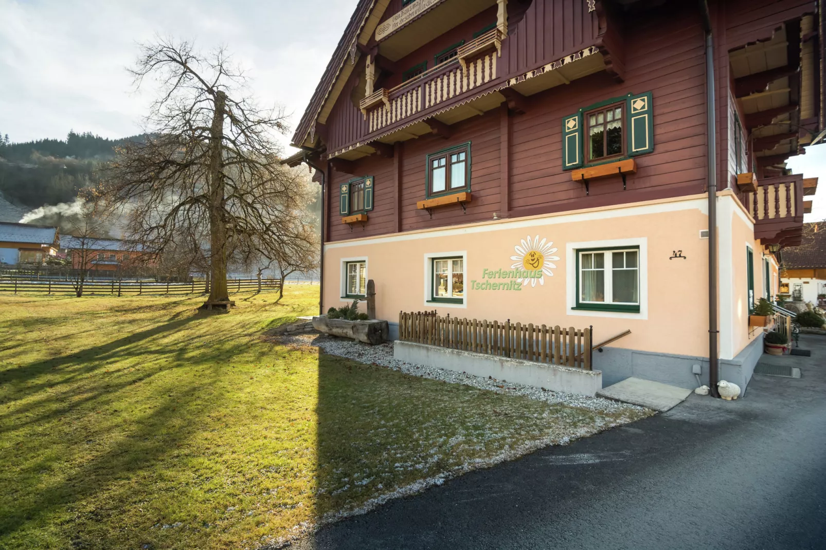Haus Tschernitz-Gardens summer