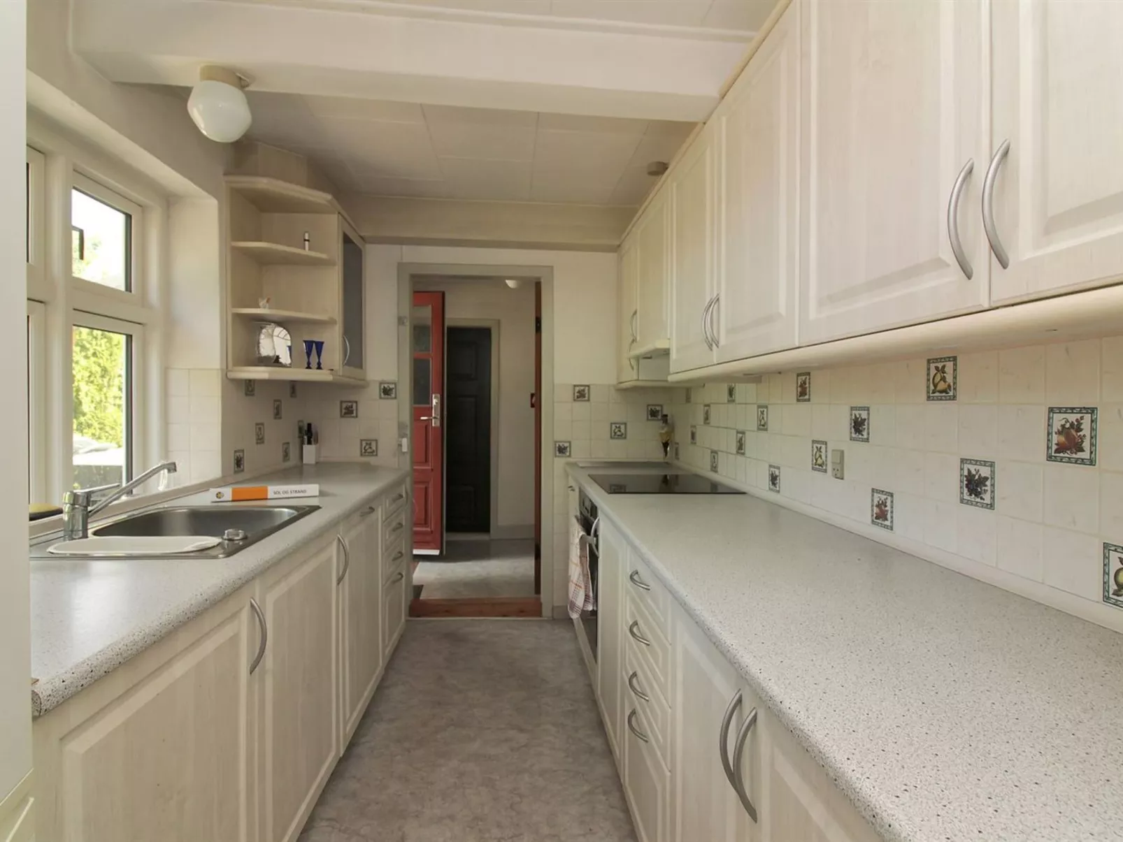 "Albertine" - 600m from the sea-Inside