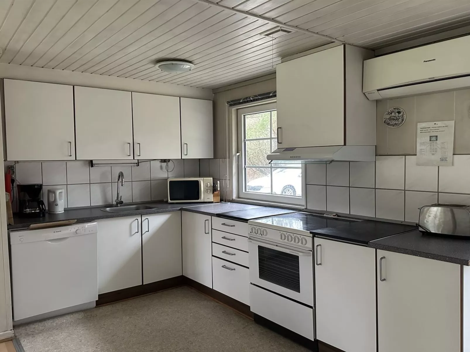 "Ylvi" - 2.8km from the sea-Inside