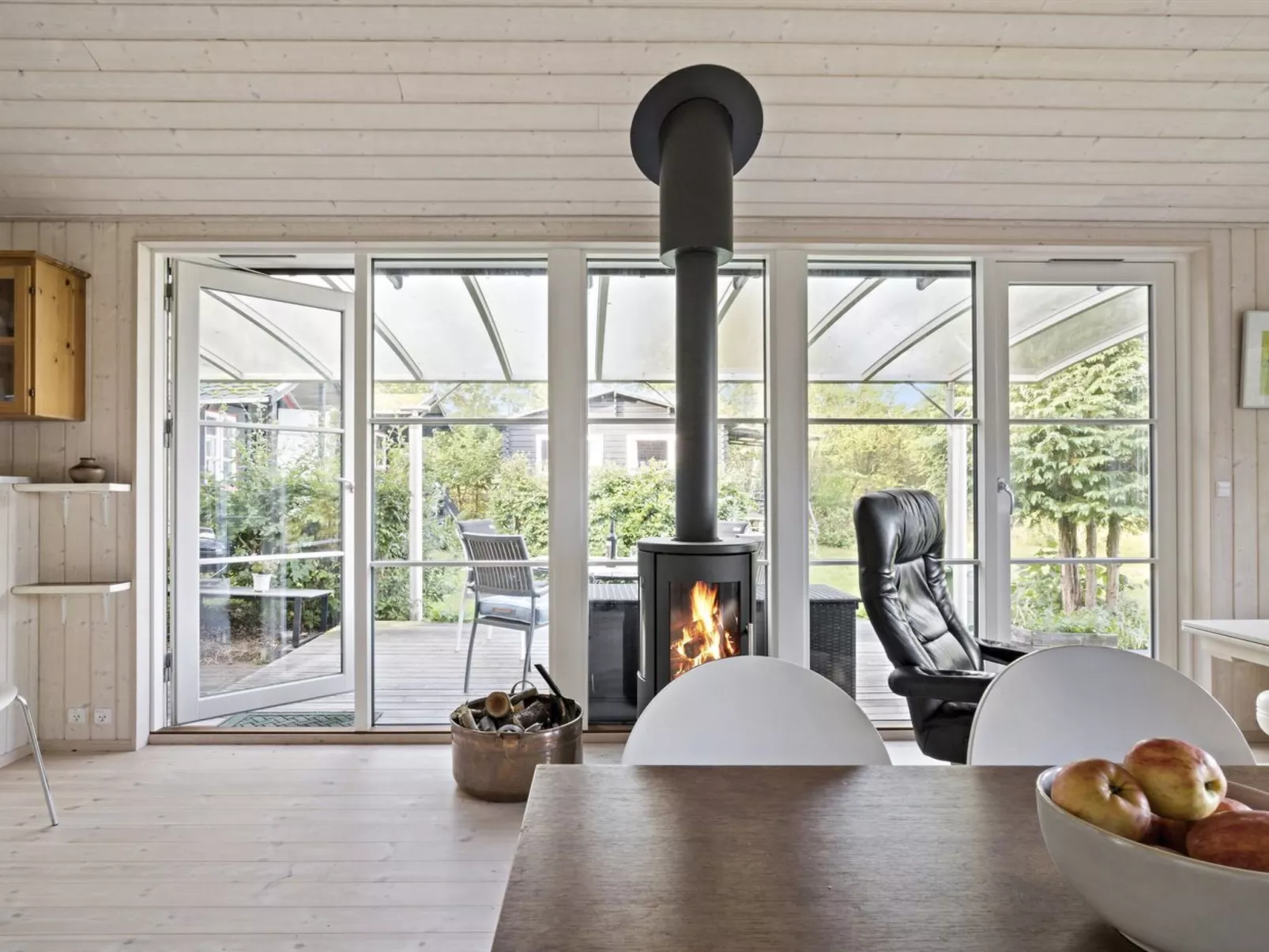 "Thorid" - 850m from the sea-Inside