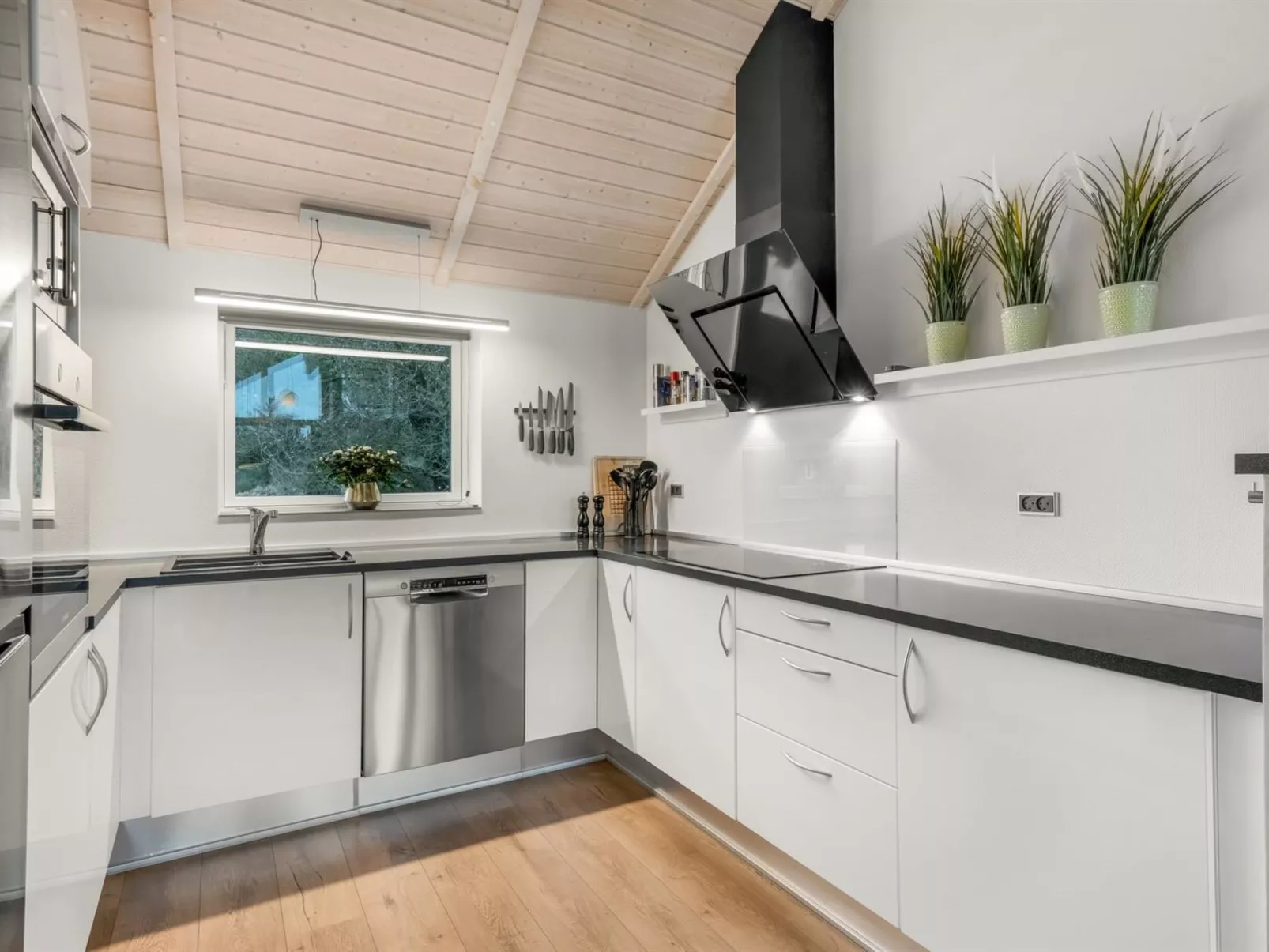 "Jeldrik" - 1.5km from the sea-Inside