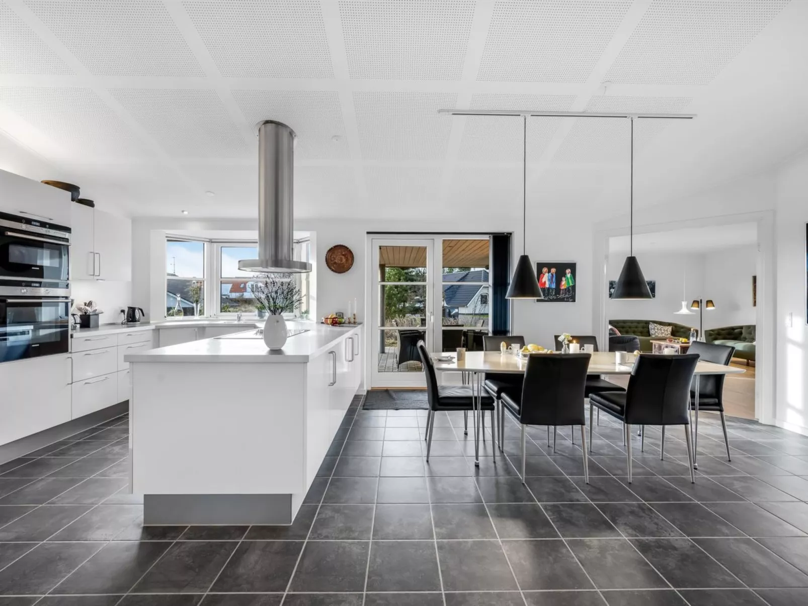 "Elsi" - 1.3km from the sea-Inside