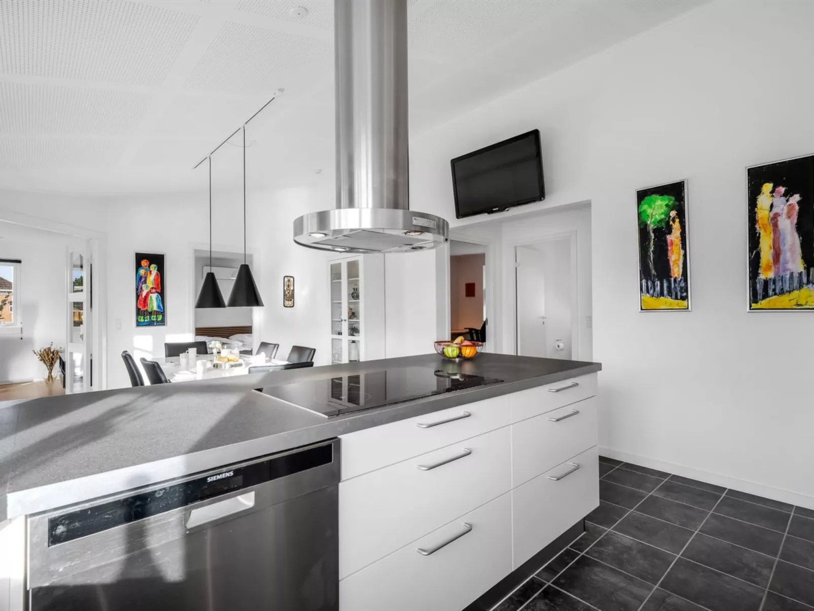 "Elsi" - 1.3km from the sea-Inside