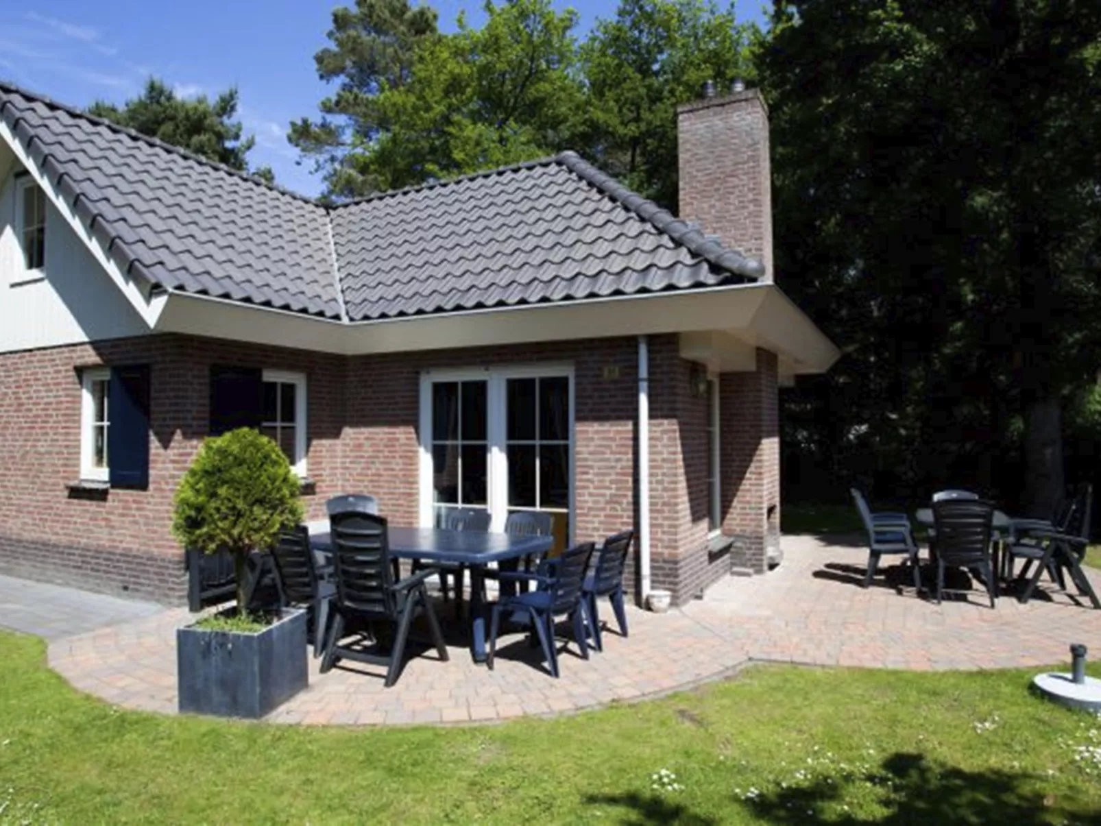 Villa 8-Outside