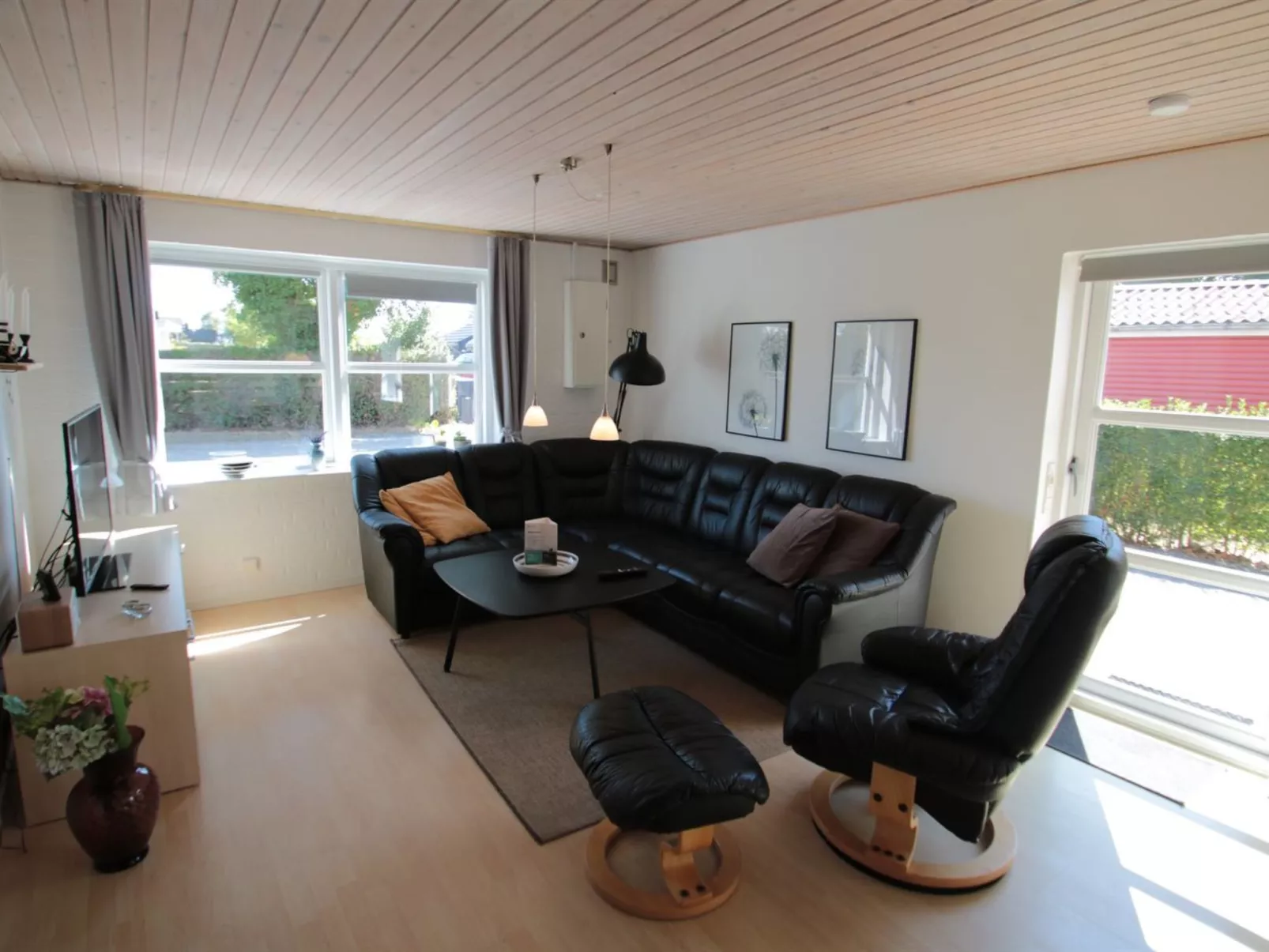 "Skak" - 100m from the sea-Inside