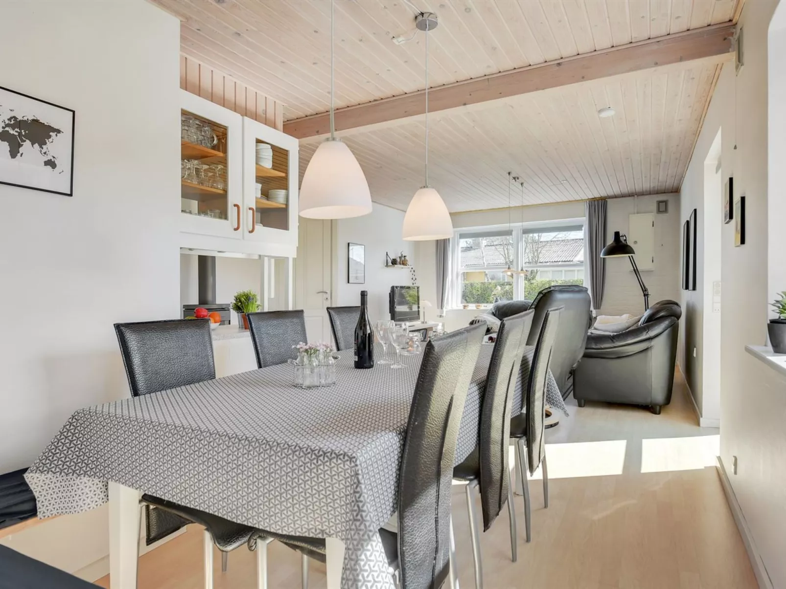 "Skak" - 100m from the sea-Inside