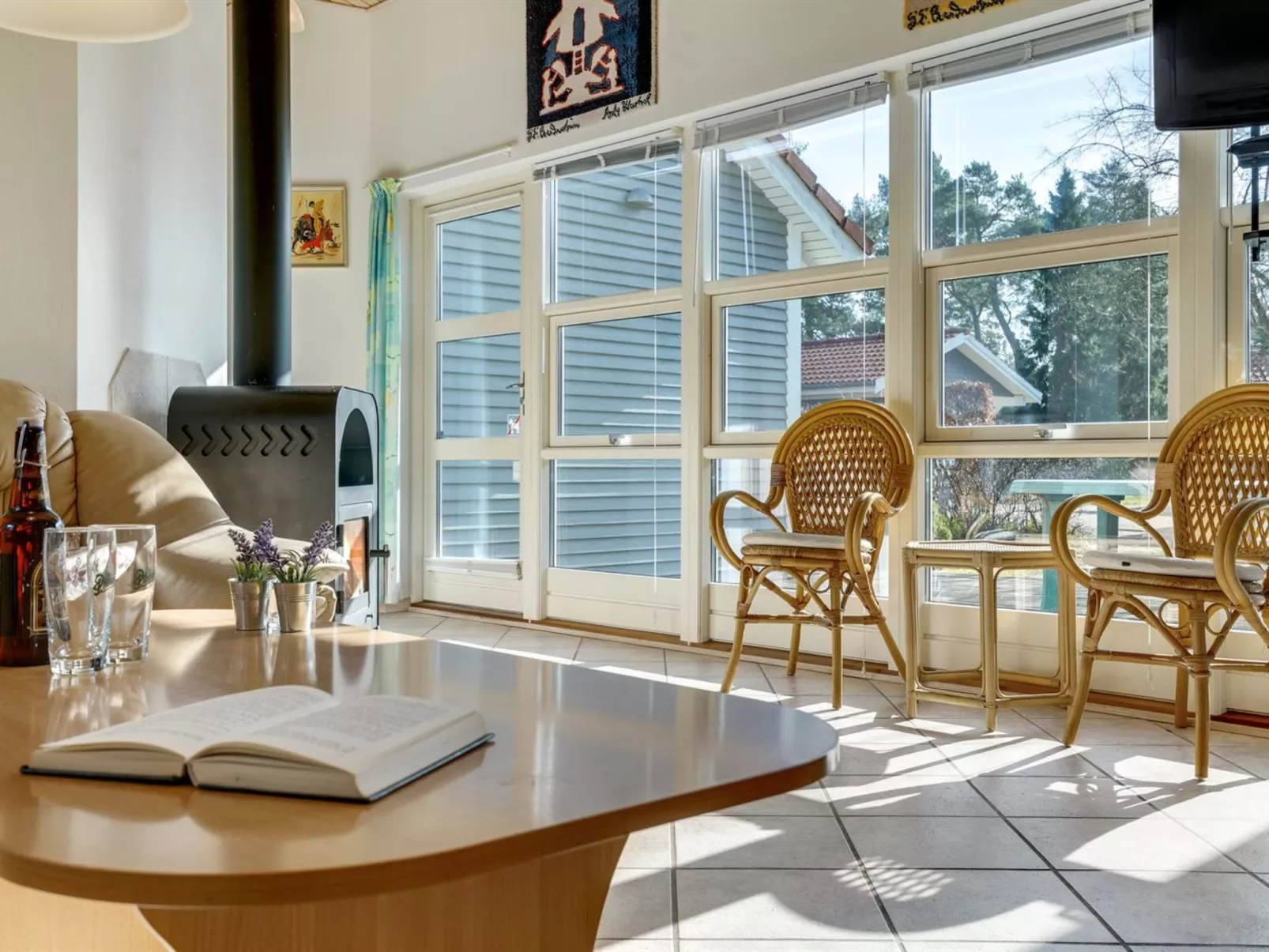 "Gravers" - 100m from the sea-Inside