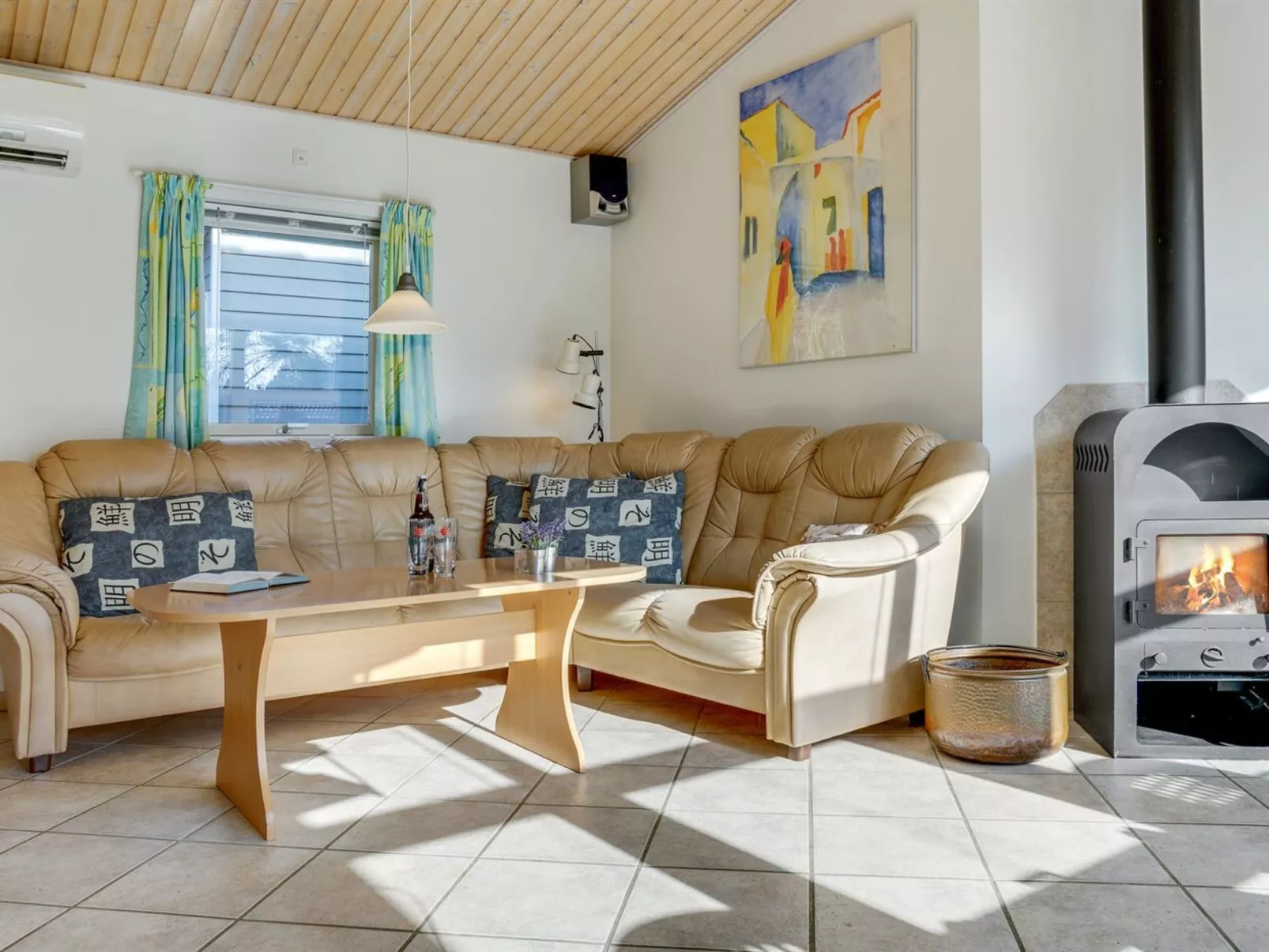 "Gravers" - 100m from the sea-Inside