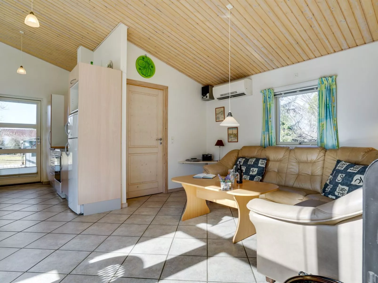 "Gravers" - 100m from the sea-Inside