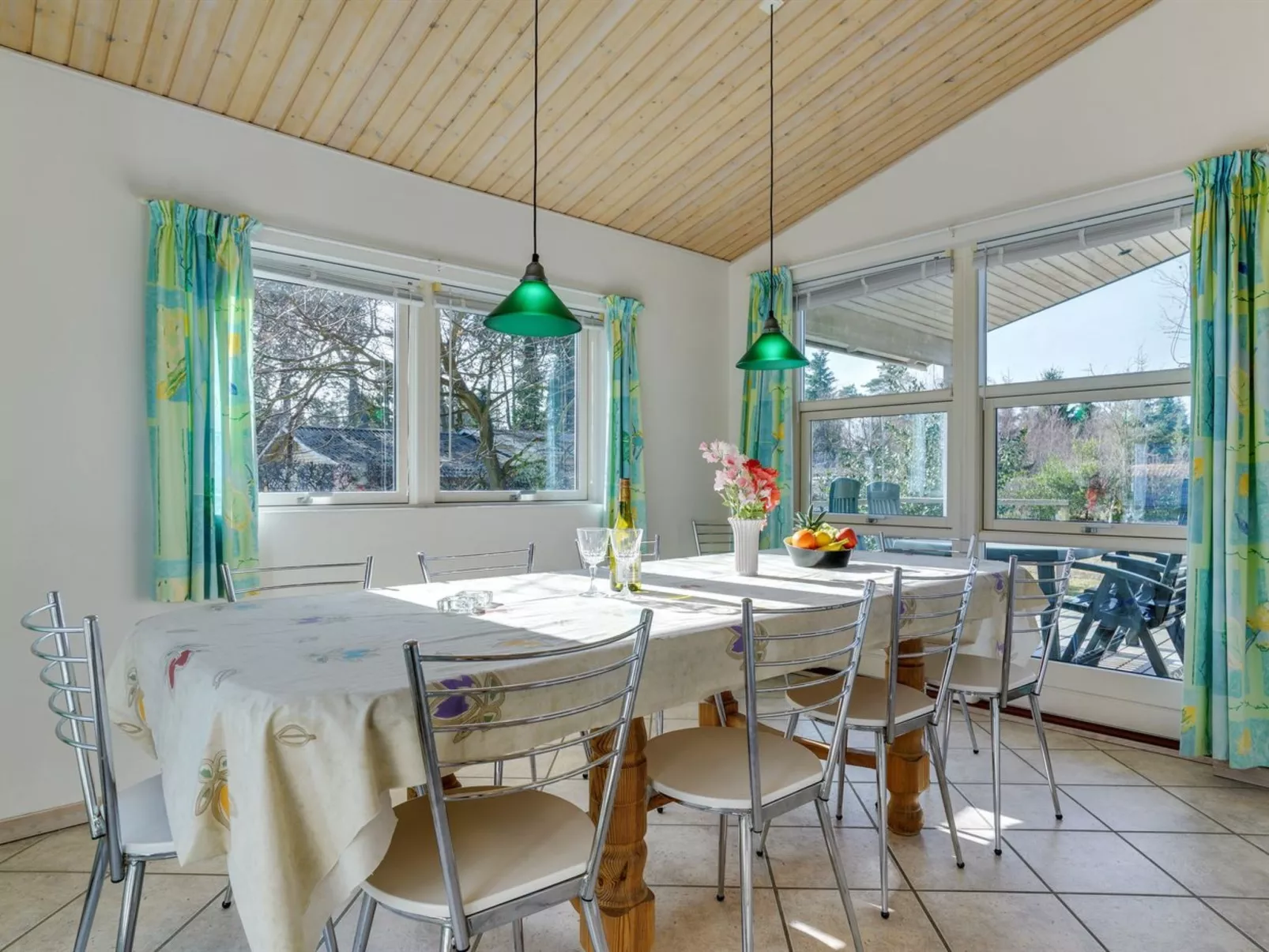 "Gravers" - 100m from the sea-Inside