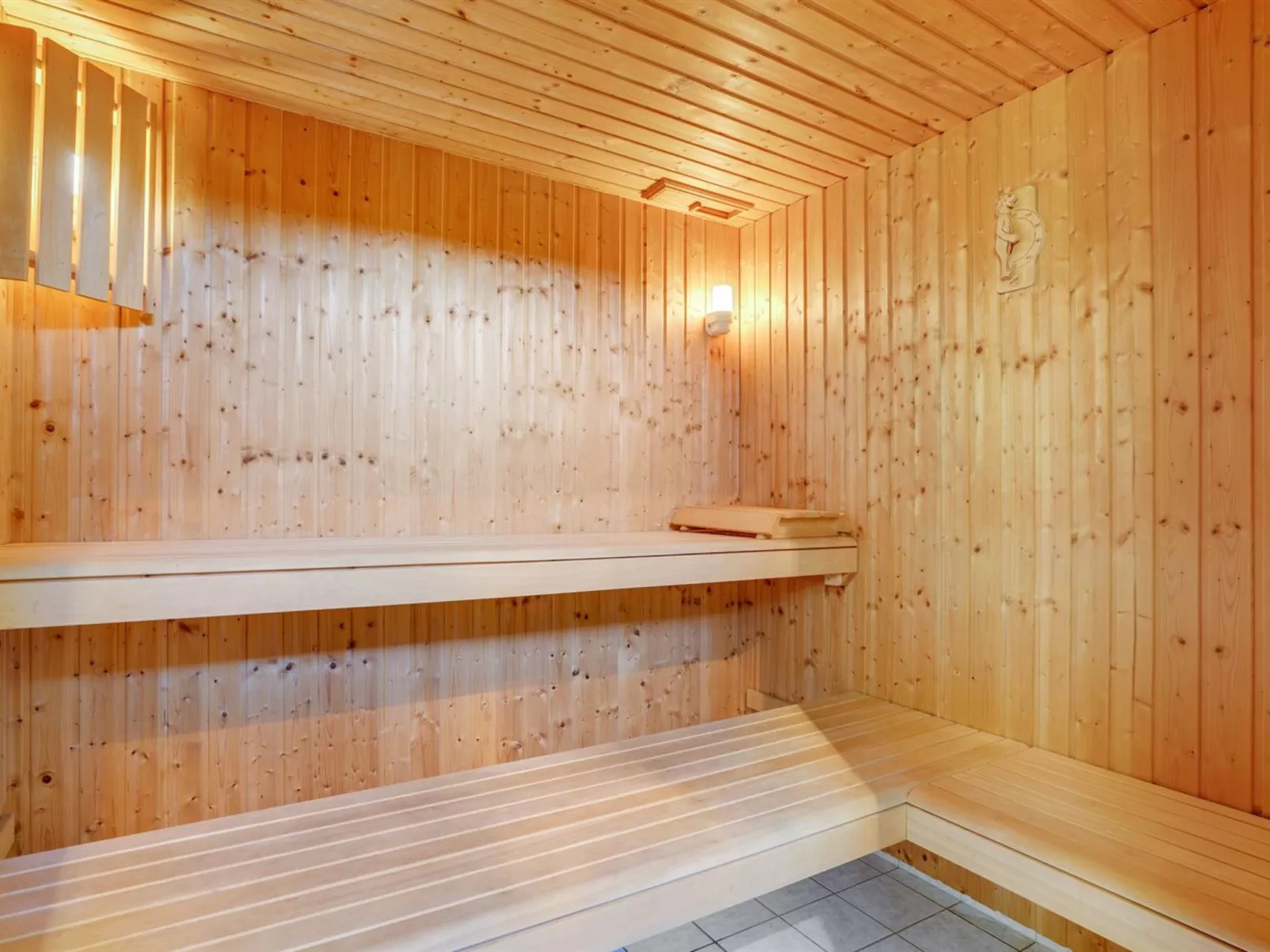 "Gravers" - 100m from the sea-Inside