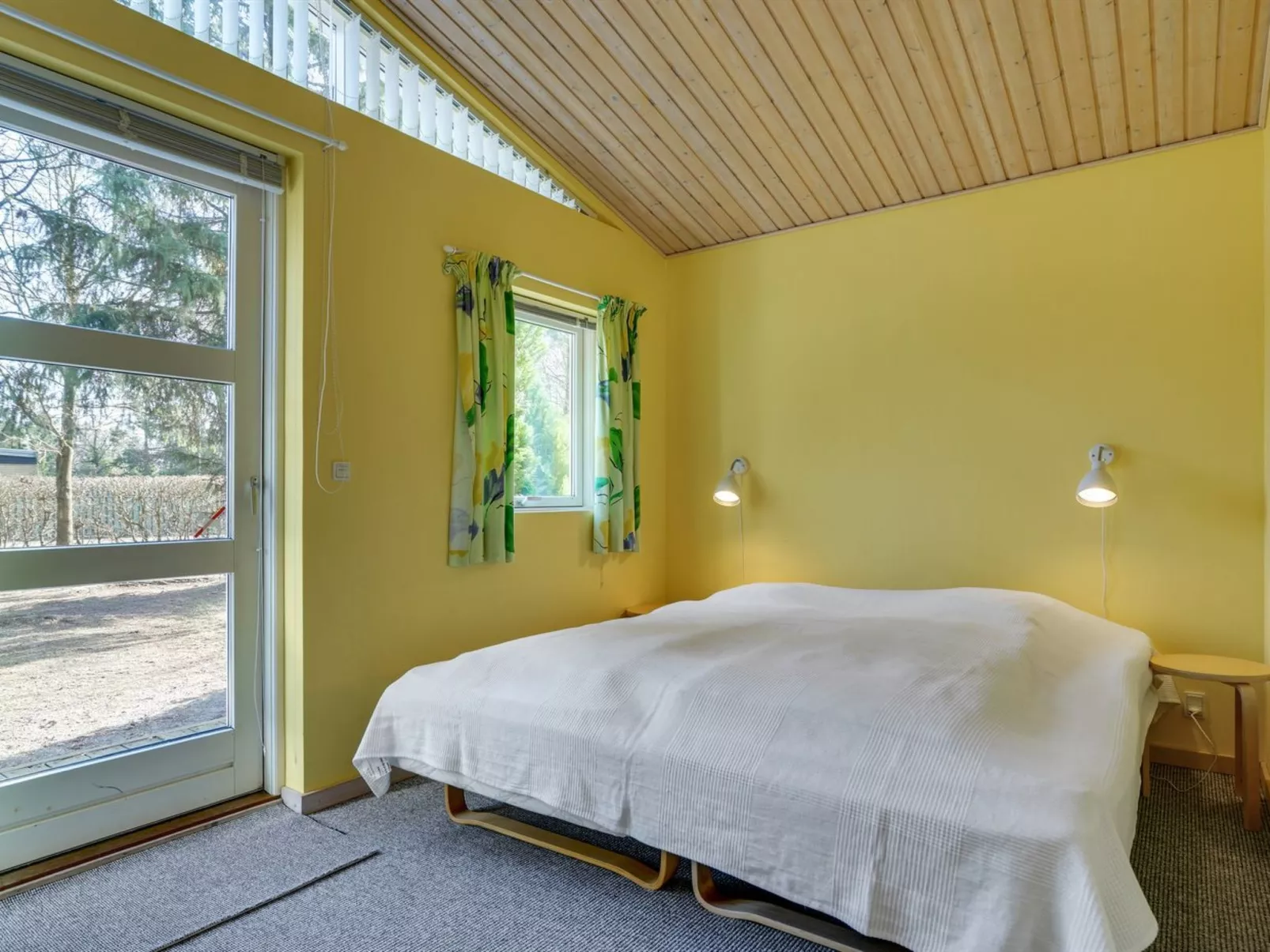 "Gravers" - 100m from the sea-Inside
