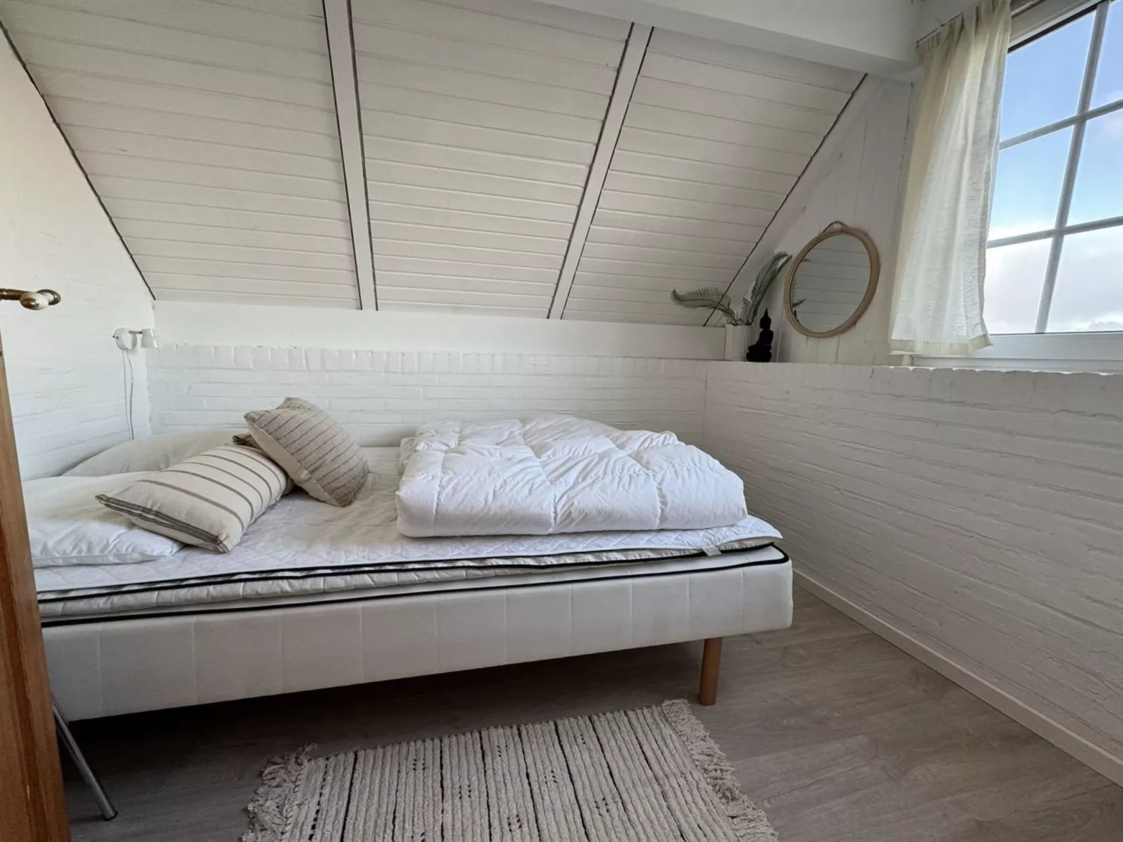 "Edvard" - 400m from the sea-Inside