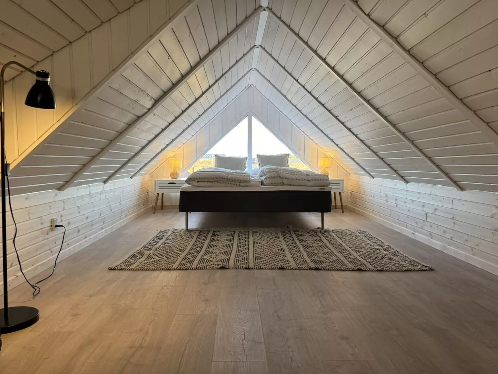 "Edvard" - 400m from the sea-Inside
