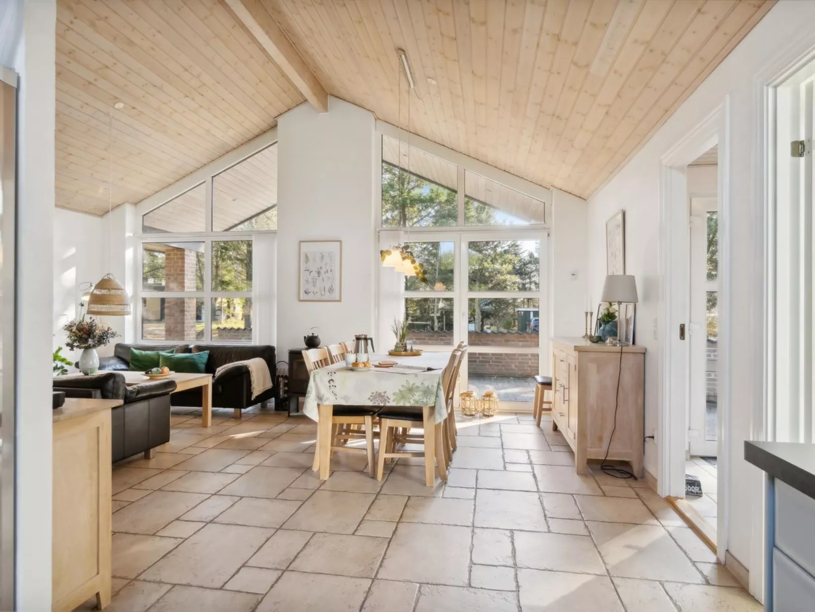 "Ehlin" - 150m from the sea-Inside