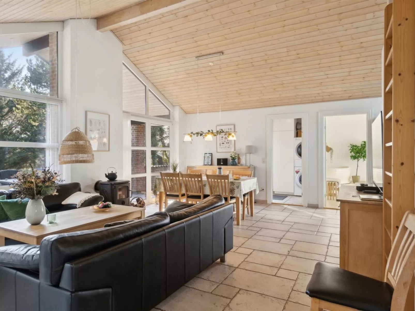 "Ehlin" - 150m from the sea-Inside