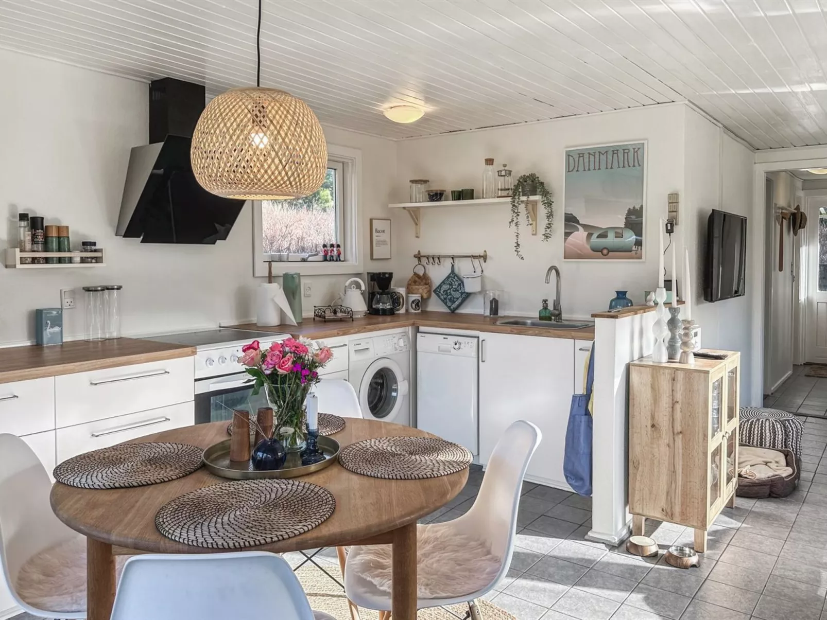 "Inga" - 1.3km from the sea-Inside