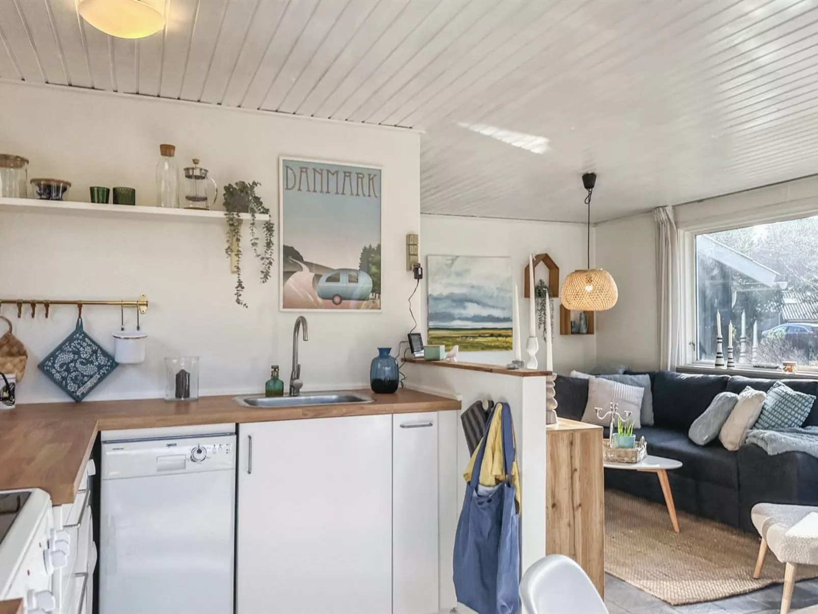 "Inga" - 1.3km from the sea-Inside