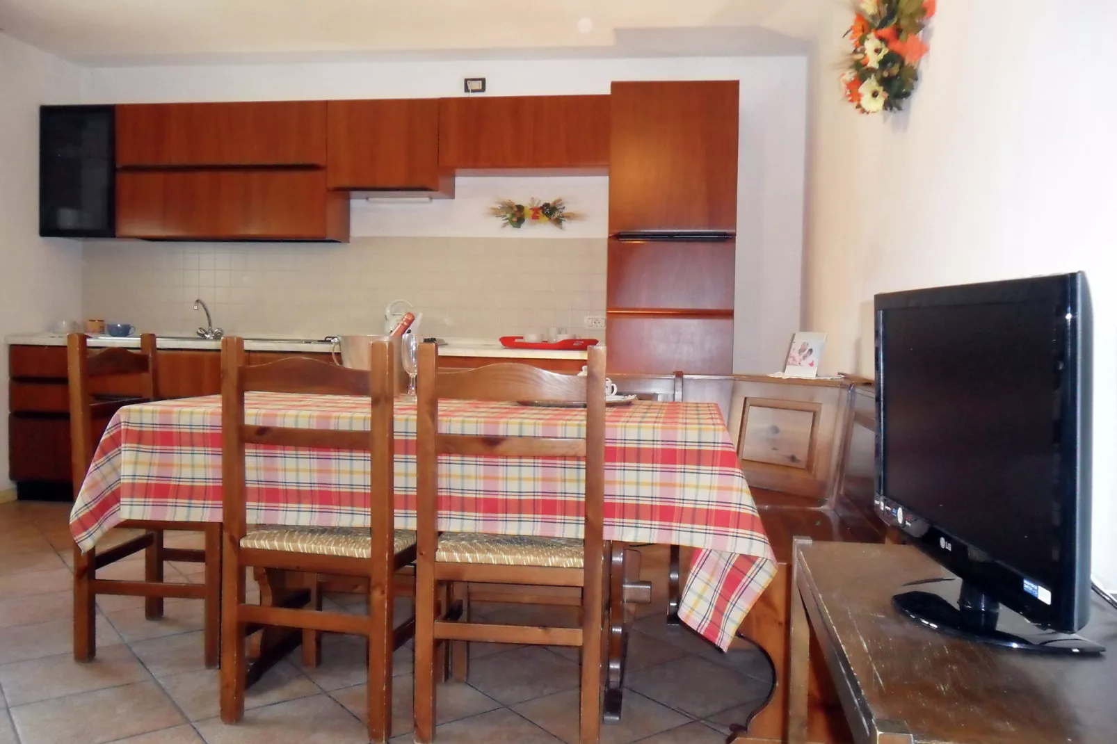 Dossi-Dining room