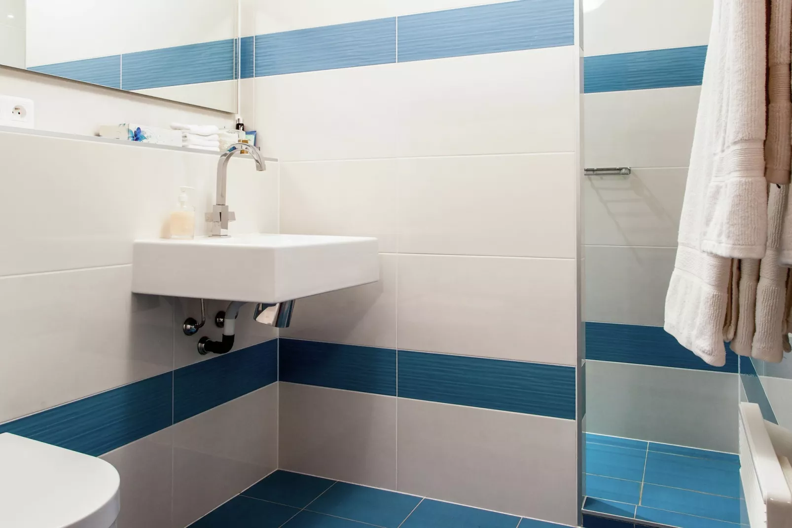 Villa le Mareret-Bathroom