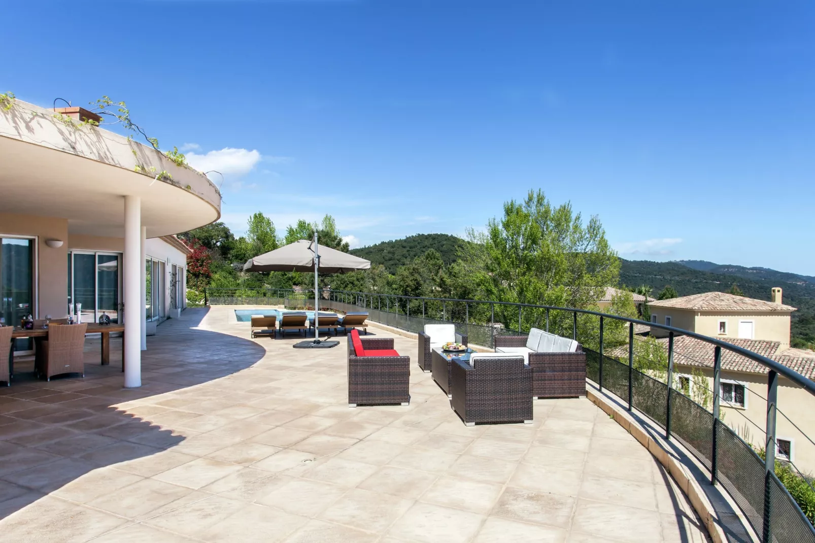Villa le Mareret-Terrace balcony