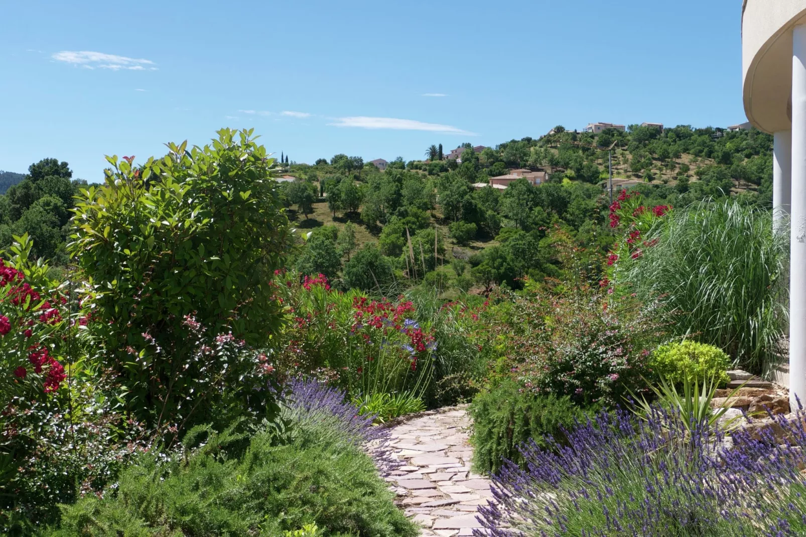 Villa le Mareret-Gardens summer