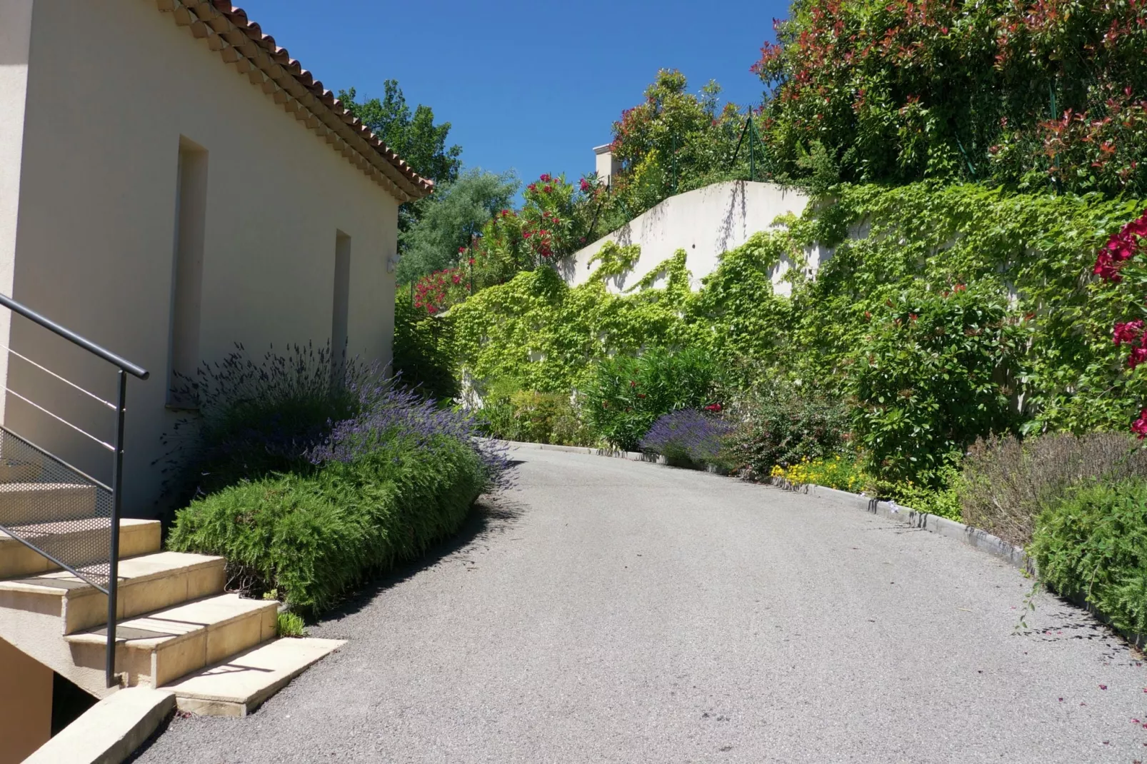 Villa le Mareret-Gardens summer