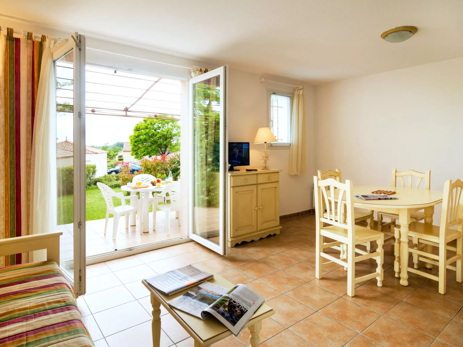Les Hauts du Lac-Inside